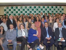 Nova diretoria executiva do Conasems toma posse em Brasília