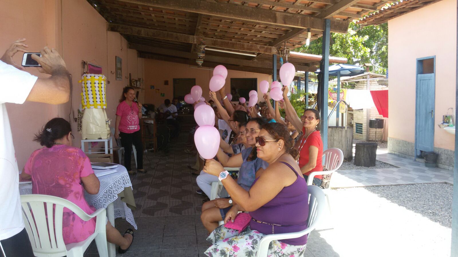 Grupo Café com Sentimentos discute prevenção ao câncer de mama em Planície das Mangueiras