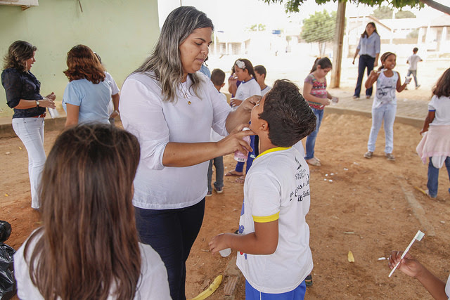 MOSSORÓ: PSE beneficia estudantes com ação de saúde bucal