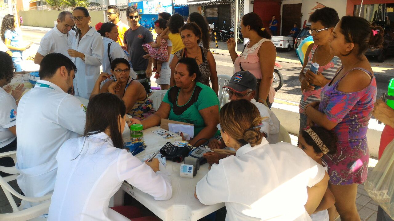 Ponta Negra recebe ações de promoção à saúde e combate ao Aedes aegypti