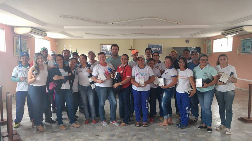 Secretário de saúde distribui 50 smartphones para ACE e ACS de Vera Cruz